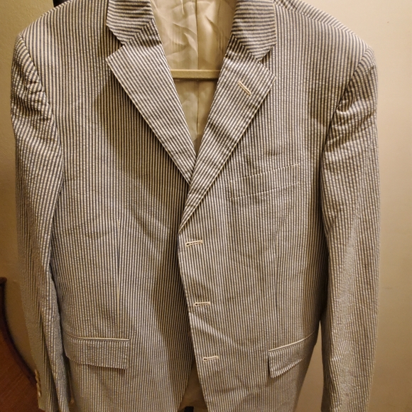 Mens Brand new Ralph Lauren Seer Sucker suit.